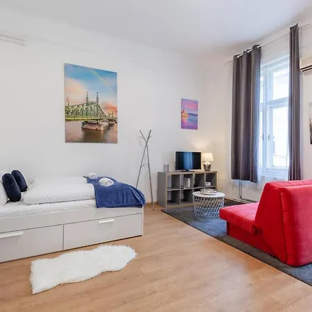 Your Sunny Buda Castle Tunnel Studio